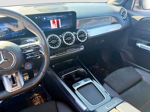 Used 2025 Mercedes-Benz GLB 35 AMG 4MATIC image 28