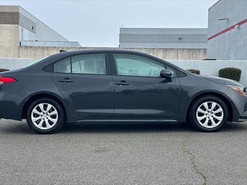 Certified 2025 Toyota Corolla LE image 6