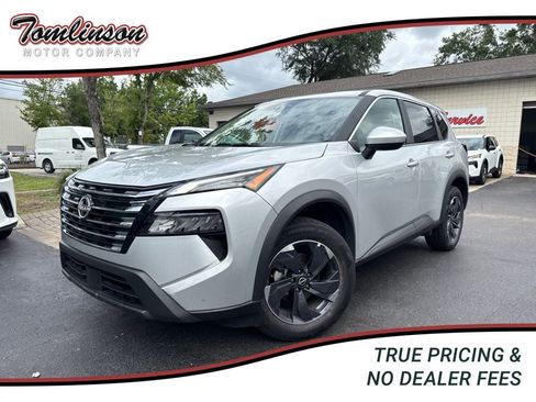 Used 2025 Nissan Rogue SV FWD image 1