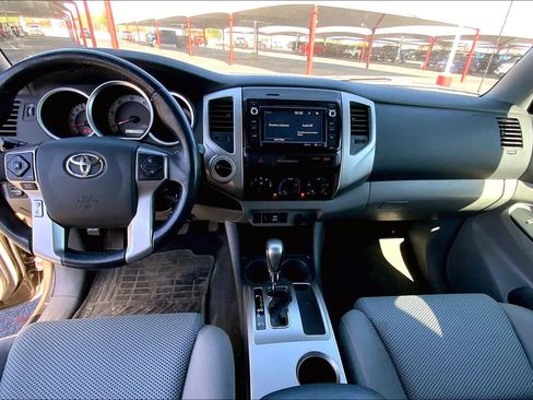 Used 2015 Toyota Tacoma 4x4 Access Cab V6 w/ TRD Off-Road Package image 16