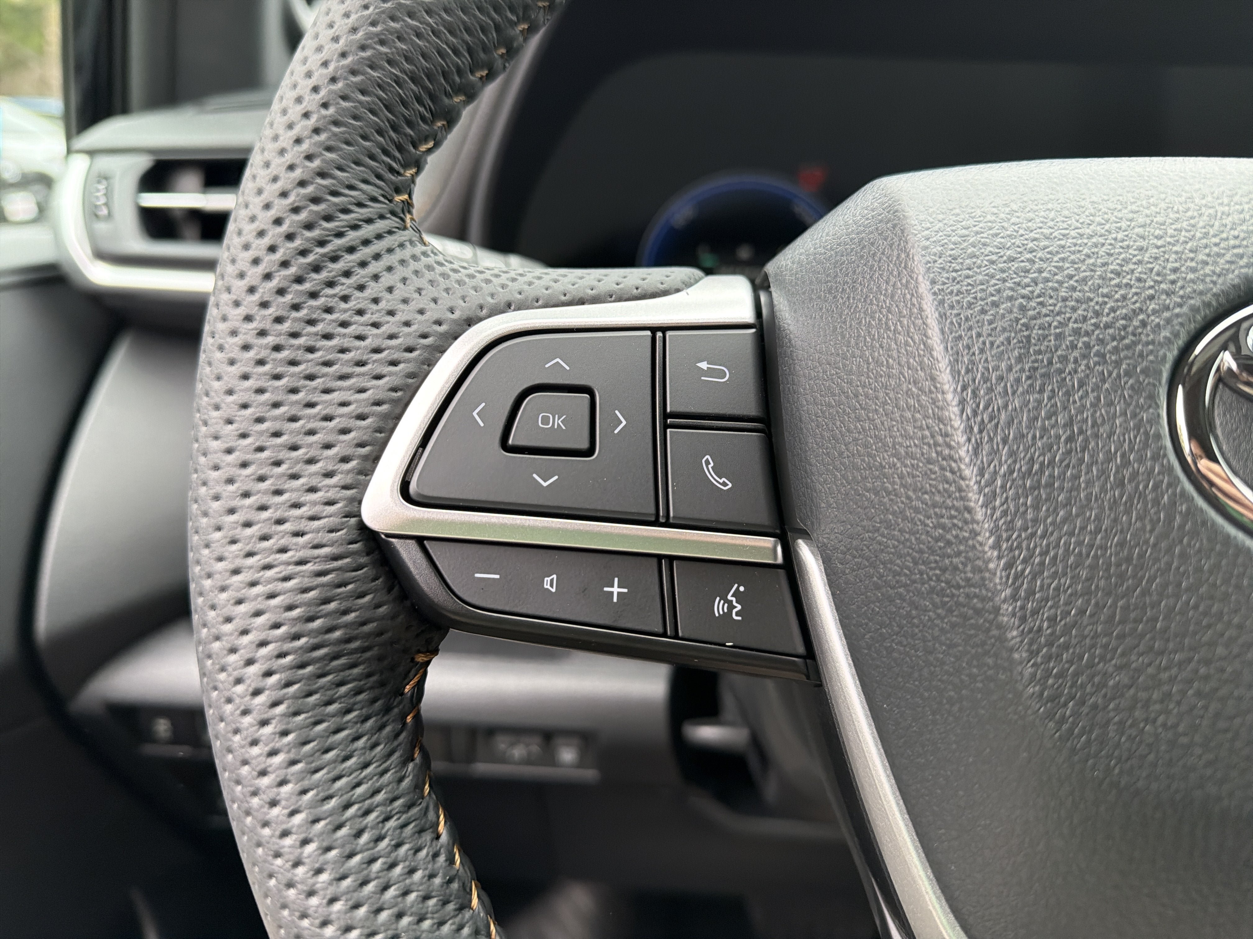 New 2026 Toyota Sienna XLE Woodland Edition AWD/4WD image 16
