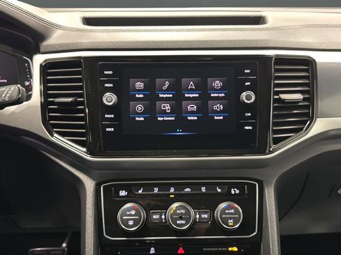 Used 2023 Volkswagen Atlas SEL Premium image 13