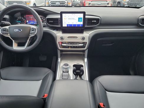 Certified 2023 Ford Explorer XLT w/ Equipment Group 202A image 11