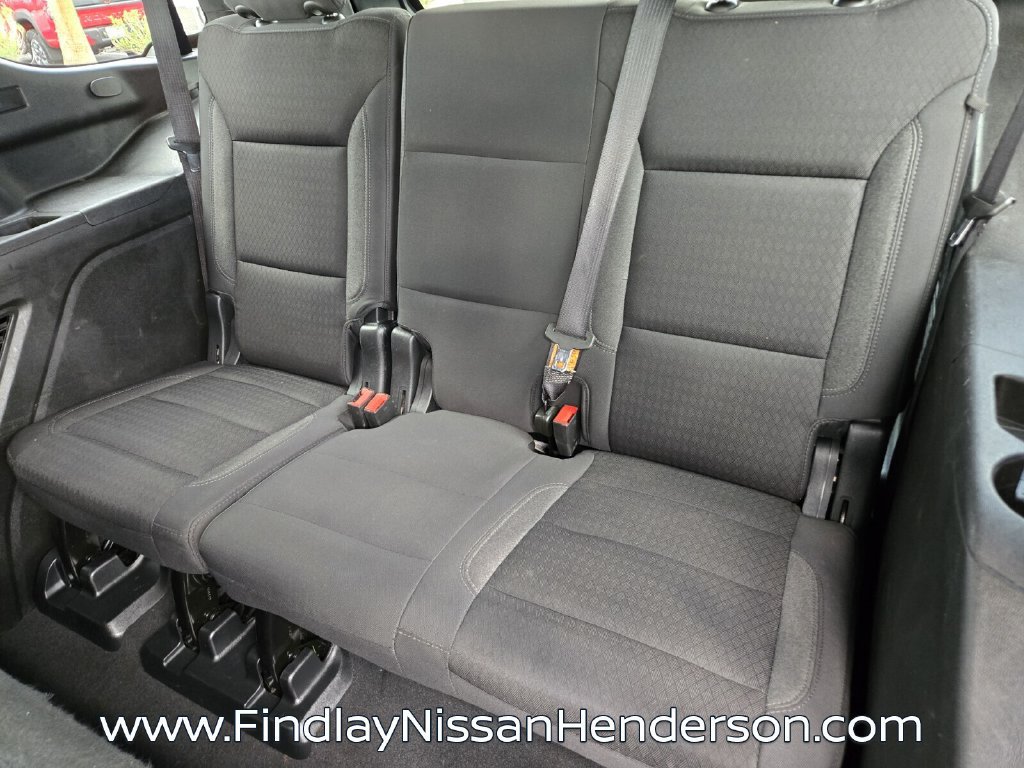 Used 2023 GMC Yukon SLE RWD image 12