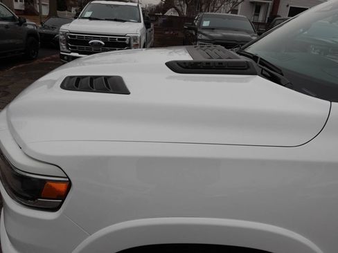 Used 2025 RAM 1500 Laramie w/ Sport Appearance Package AWD/4WD image 9