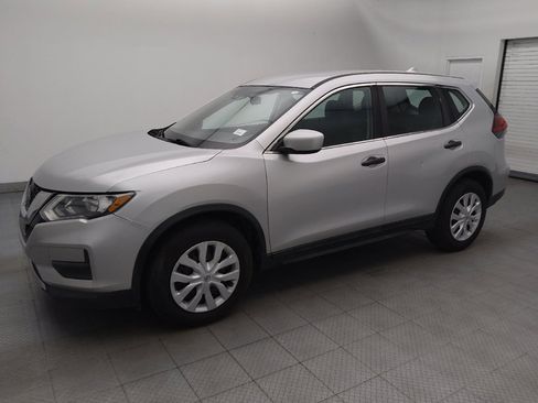 Used 2020 Nissan Rogue S FWD image 2