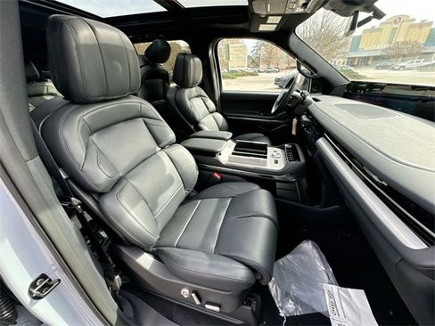 New 2025 Lincoln Navigator Reserve w/ Jet Appearance Package image 27