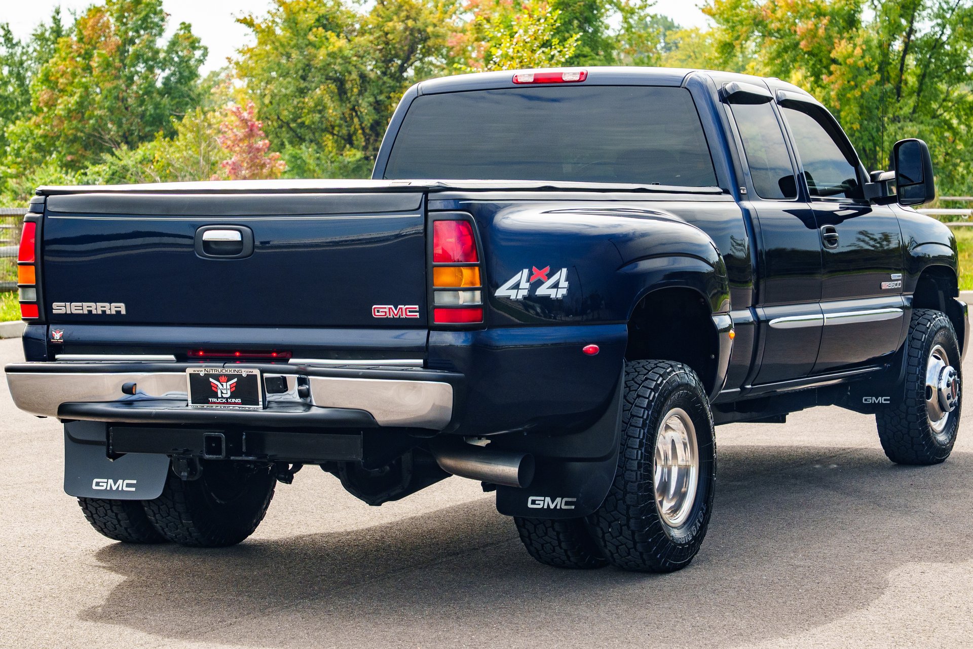 Used 2006 GMC Sierra 3500 SLE w/ Heavy-Duty Power Package AWD/4WD image 16