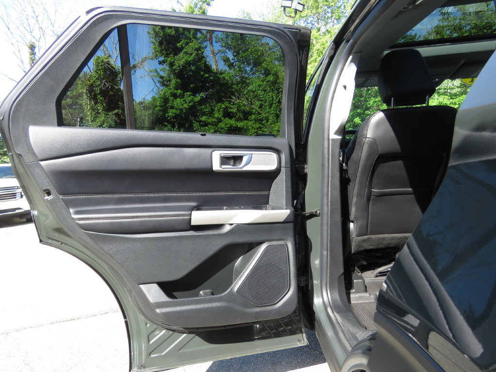 Used 2021 Ford Explorer Limited w/ Equipment Group 301A AWD/4WD image 20