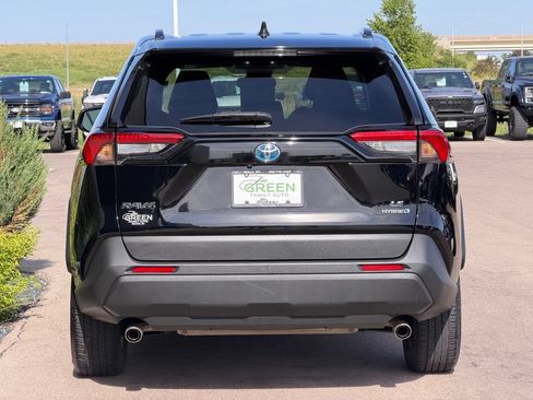 Used 2022 Toyota RAV4 LE AWD/4WD image 8