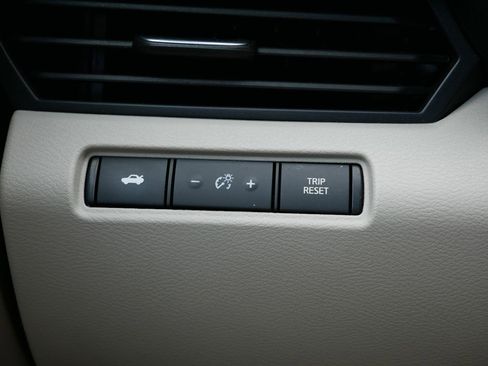 Used 2024 Nissan Altima 2.5 SV AWD/4WD image 29