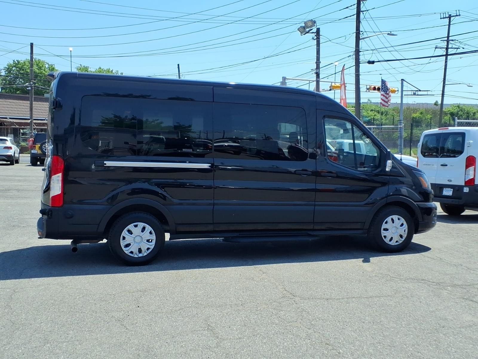 Used 2024 Ford Transit 350 XLT RWD image 8