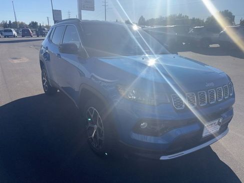 Used 2024 Jeep Compass Limited image 4
