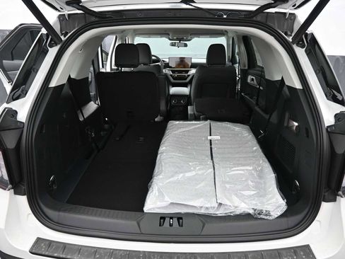 New 2026 Ford Explorer Active image 18