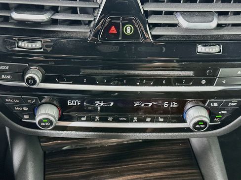 Used 2018 BMW 530i RWD image 25