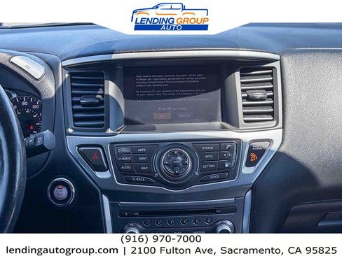 Used 2019 Nissan Pathfinder SL FWD image 12