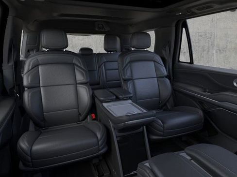 New 2026 Lincoln Navigator Reserve image 11