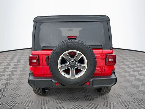 Used 2022 Jeep Wrangler Unlimited Sahara w/ Cold Weather Group AWD/4WD image 7