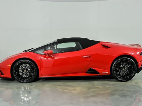 Used 2021 Lamborghini Huracan EVO RWD image 14