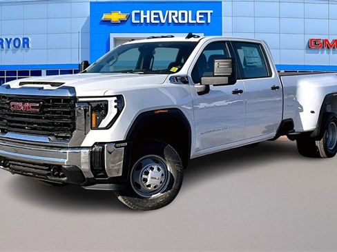 New 2026 GMC Sierra 3500 Pro image 2