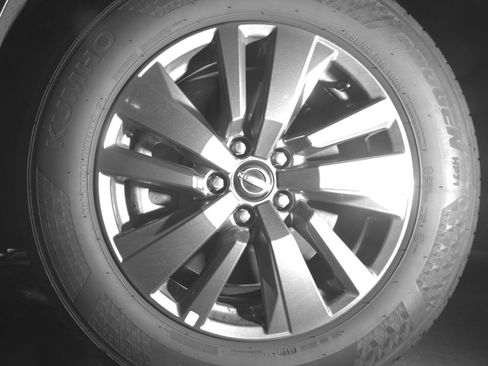 Used 2025 Nissan Pathfinder SV image 12