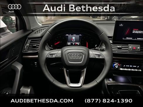 Certified 2025 Audi Q5 2.0T Premium image 17