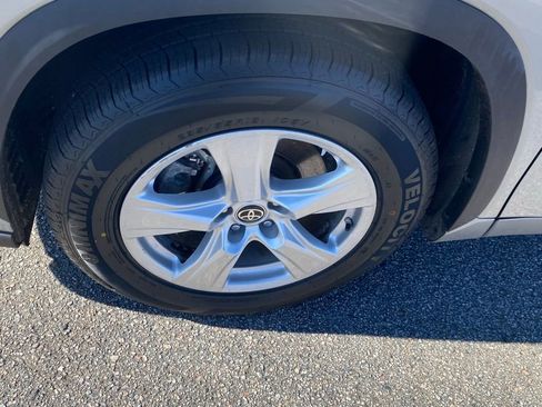 Used 2023 Toyota Highlander LE image 22