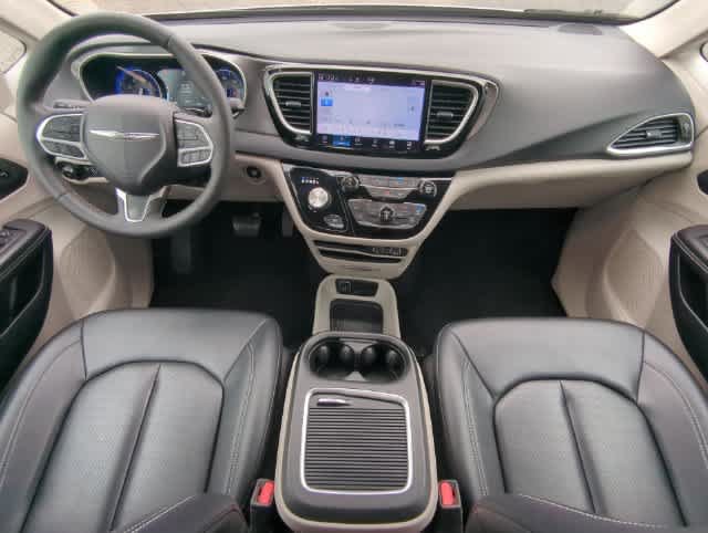 Certified 2024 Chrysler Pacifica Touring-L FWD image 15