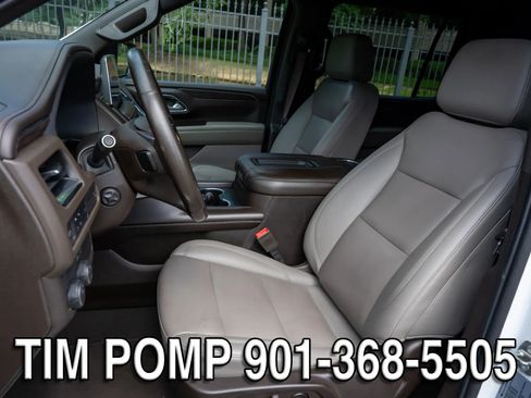 Used 2022 Chevrolet Suburban LT w/ Luxury Package RWD image 11