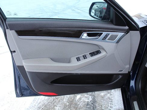 Used 2018 Genesis G80 3.8 w/ Option Group 02 image 15