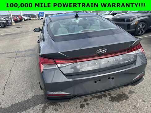 Used 2023 Hyundai Elantra Blue image 11