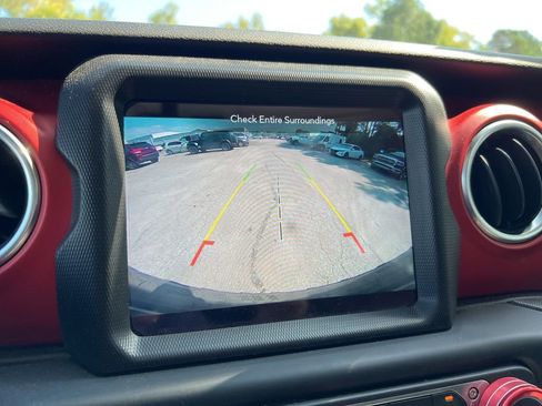 Certified 2018 Jeep Wrangler Unlimited Rubicon image 24