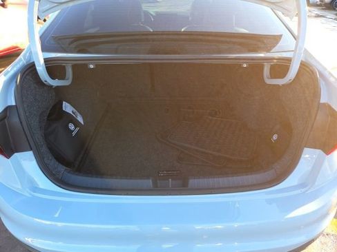 Used 2025 Volkswagen Jetta GLI Autobahn image 23