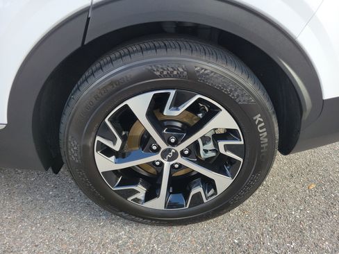 Used 2023 Kia Sportage EX image 33