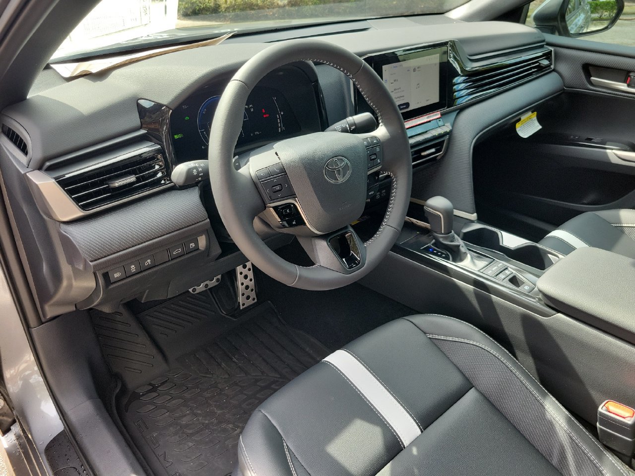 Used 2026 Toyota Camry SE w/ Convenience Package FWD image 16