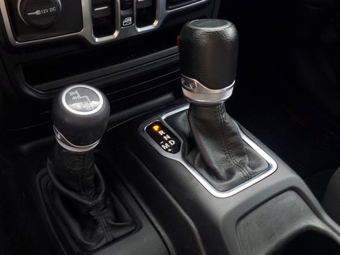 Used 2022 Jeep Gladiator Sport AWD/4WD image 8