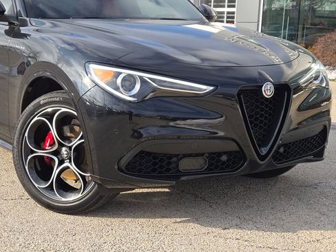 Used 2023 Alfa Romeo Stelvio Veloce image 2