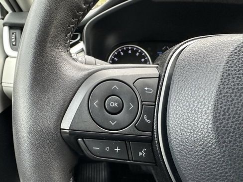 Used 2020 Toyota RAV4 XLE image 16