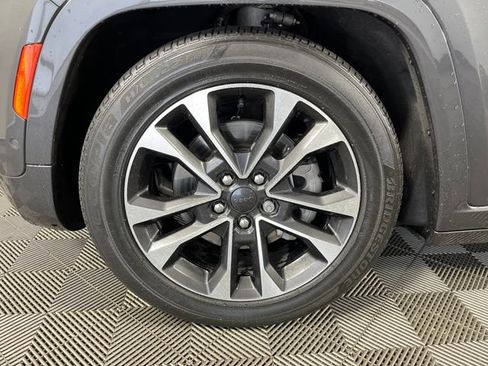 Used 2022 Jeep Grand Cherokee L Overland w/ Luxury Tech Group IV AWD/4WD image 10