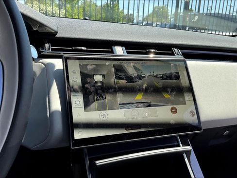 New 2025 Land Rover Range Rover Velar Dynamic SE image 19