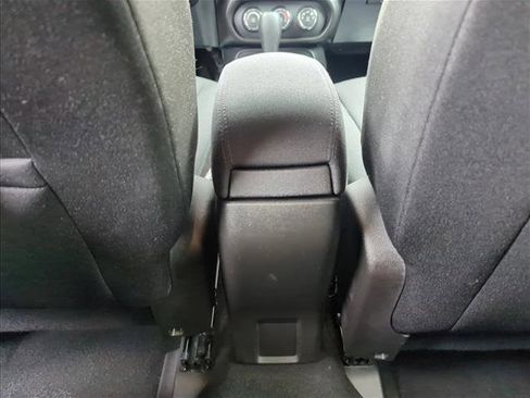 Used 2017 Jeep Renegade Latitude image 20