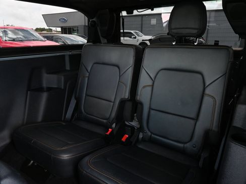 Used 2023 Ford Bronco Badlands AWD/4WD image 18