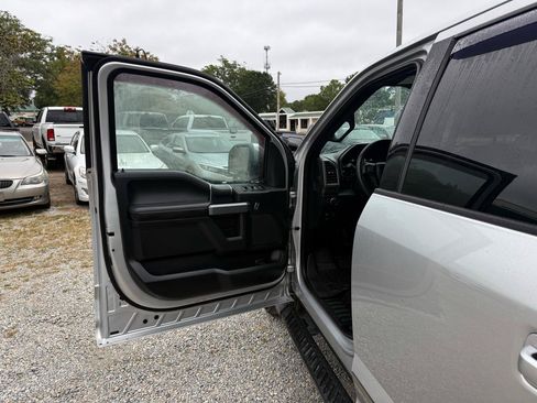 Used 2018 Ford F150 XLT w/ Equipment Group 302A Luxury AWD/4WD image 14