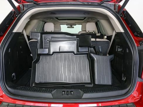 Used 2024 Ford Explorer XLT w/ Equipment Group 202A image 11