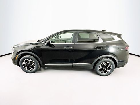 Used 2025 Kia Sportage LX image 4