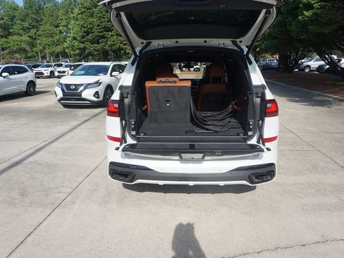 Used 2022 BMW X7 xDrive40i w/ M Sport Package AWD/4WD image 18