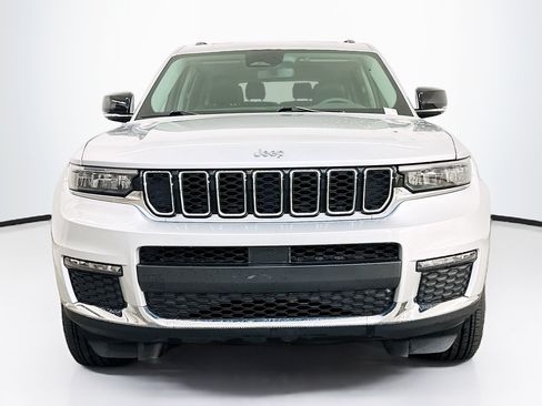 Used 2023 Jeep Grand Cherokee L Limited AWD/4WD image 2