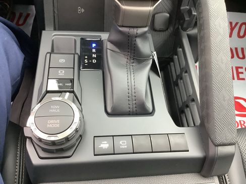 New 2025 Toyota Tacoma Limited AWD/4WD image 22
