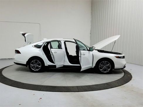 Used 2024 Honda Accord EX image 16