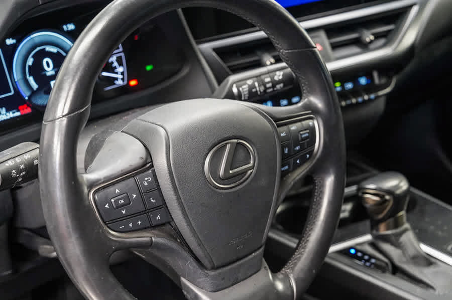 Used 2024 Lexus UX 250h FWD image 21